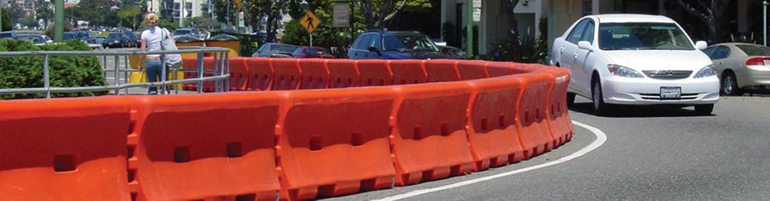 Water filled barricades plastic jersey barriers