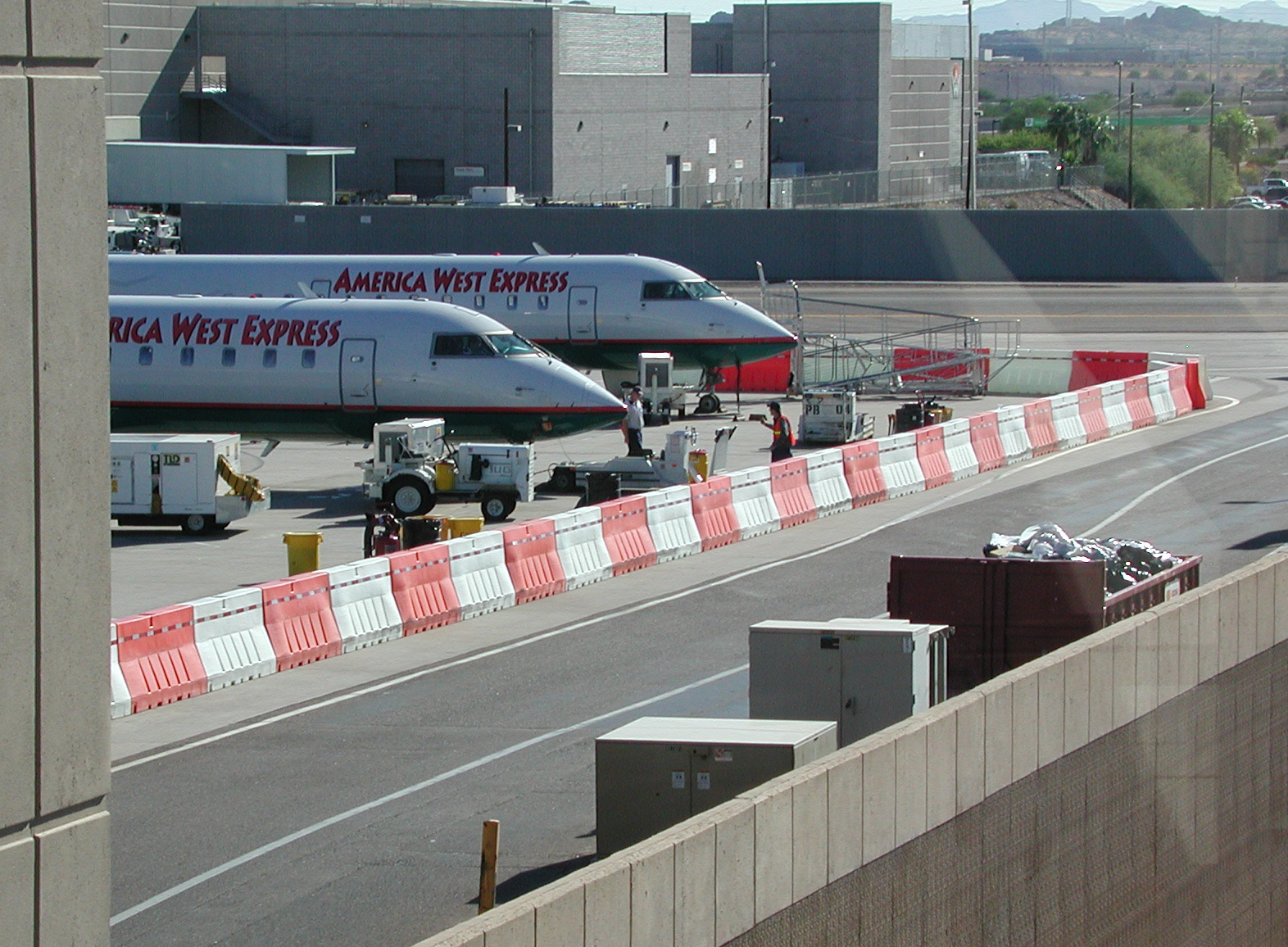 airport standard jersey barriers